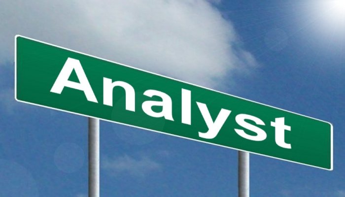 Data Analyst vs. Data Scientist (데이터 분석가 vs. 데이터 과학자) Data Analyst vs. Data Scientist (데이터 분석가 vs. 데이터 과학자)